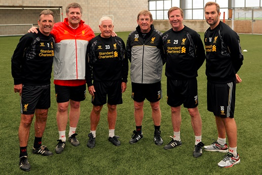 发售四个月销量突破百万 这款四人开发的肉鸽MOBA游戏如何办到？