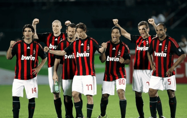 湖人爆发内讧！东契奇把话挑明，球迷：就差点詹姆斯的名字了