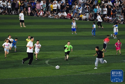 湖人不敌背靠背垫底国王，东契奇空砍42分，罪魁祸首不是詹姆斯也不是雷迪克，是体系