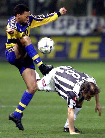 克雷莫内塞总监：我们想签一名后卫，马里亚努奇可能会是目标